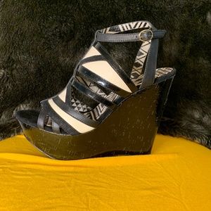 Krisella Black Coconut Wedges